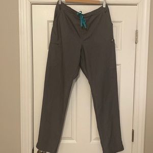 Figs - Women’s Graphite Yola - TALL Skinny Scrub Pants - Large